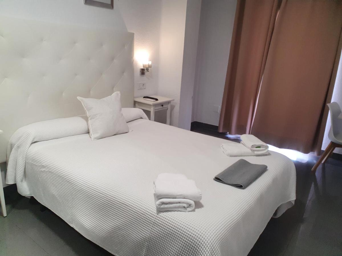 Hotel Hostal La Ermita Nerja Zewnętrze zdjęcie